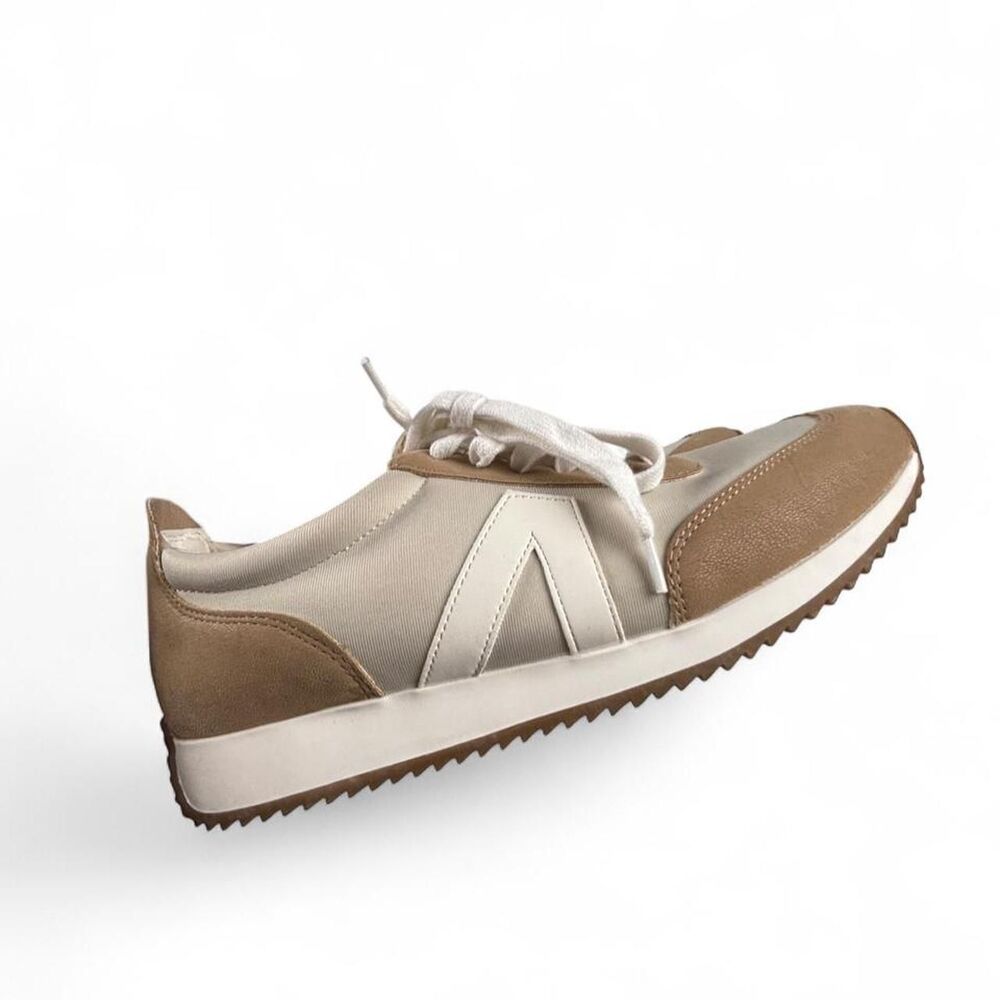 MIA Retro Sneakers Women's 7.5 White Tan Lace Up Casual Shoes NWT